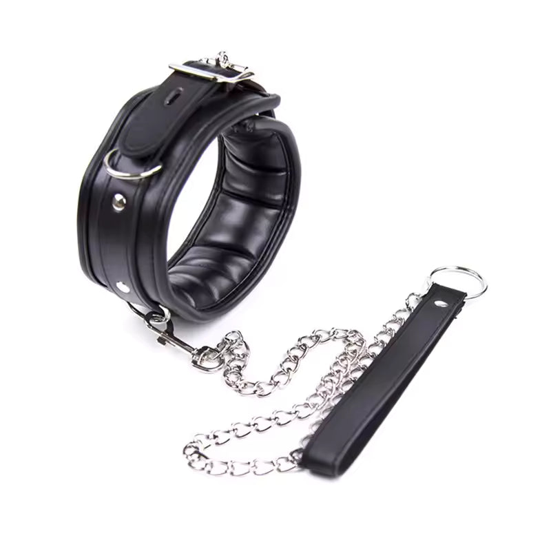 VelvetGrip™ Leather Chain Collar – Bold & Irresistible